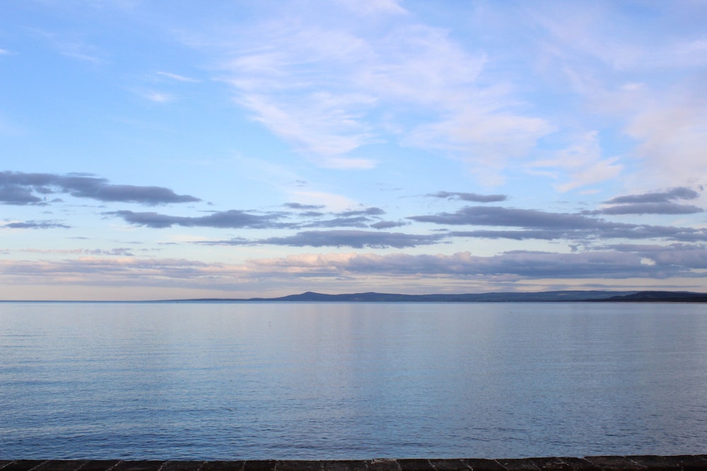 Beachfront Panoramic Seaview Free Wifi & Parking
