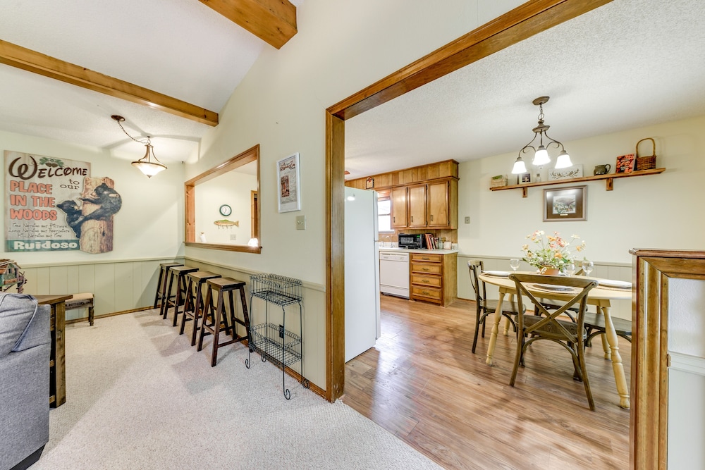Pet-friendly Ruidoso Cabin w/ Deck, Near Alto Lake view 5