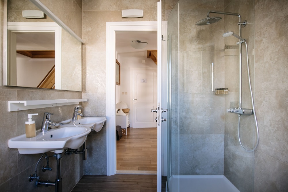 Panorama Old Town apartment by DuHomes