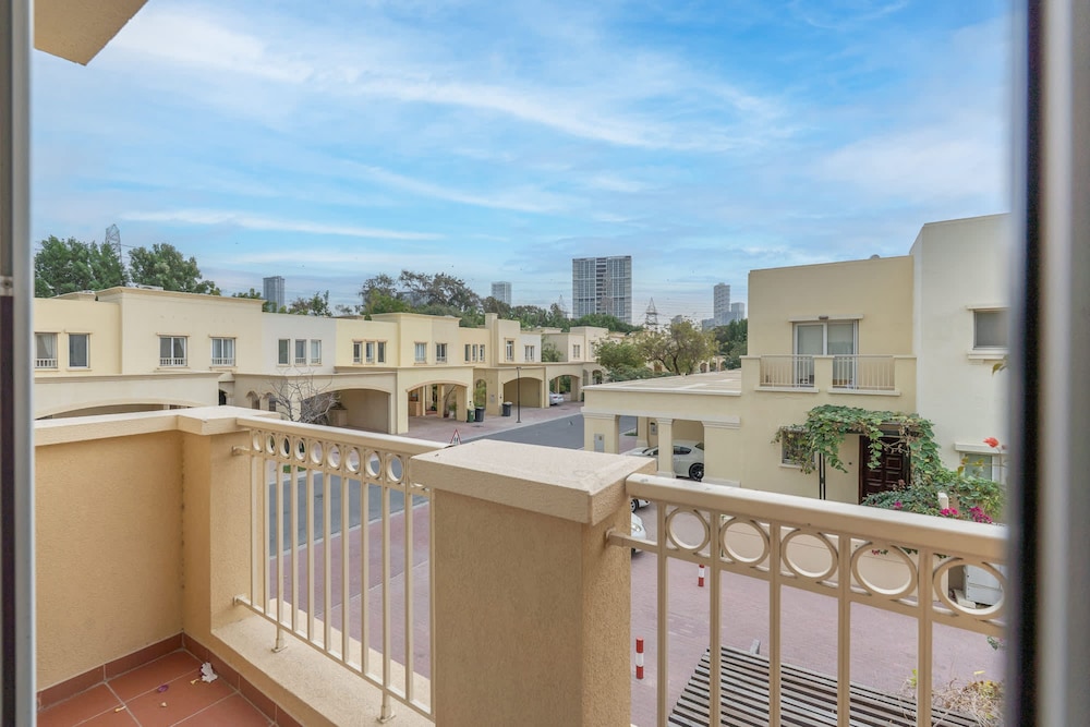 Tranquil 3BR Villa in Springs Community - Sleeps 7