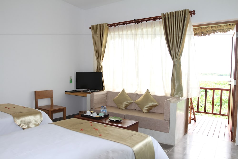 Mekong Riverside Boutique Resort & Spa