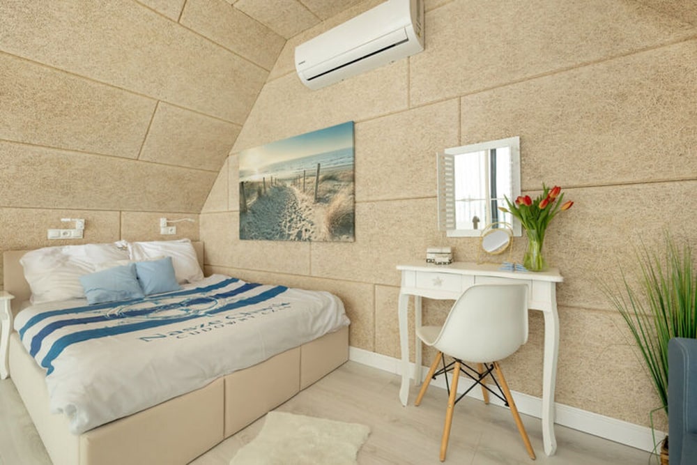 Comfortable House With, Whirlpool Bathtub Wrzosowo