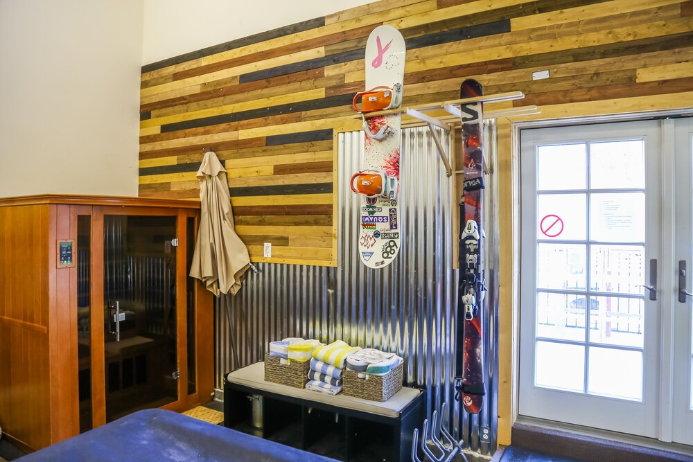 Spacious Big Bear Home w/ Game Room + Hot Tub!