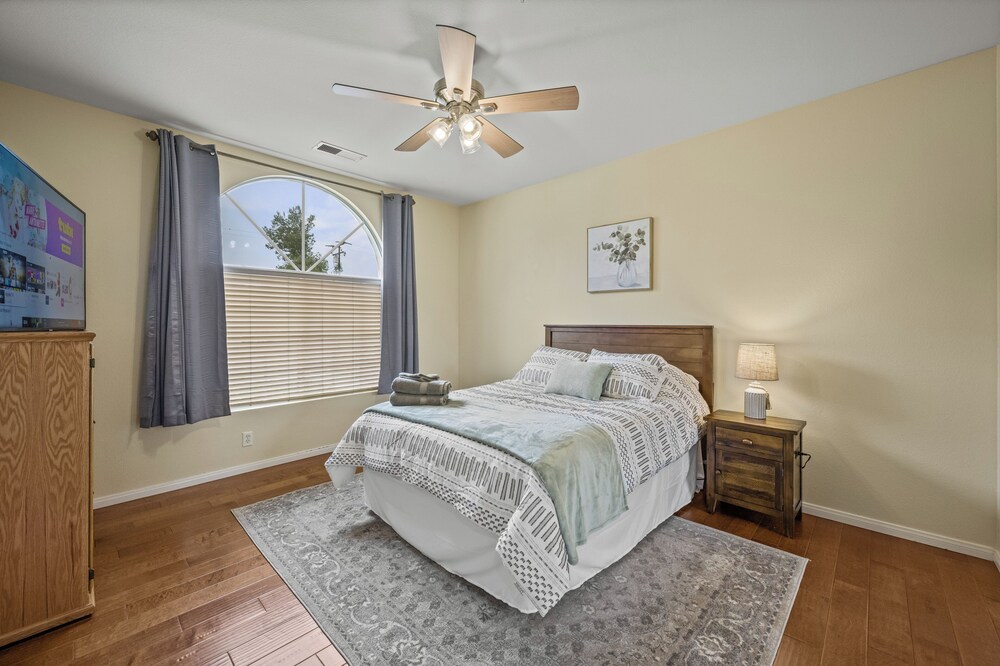 Explore Ramona's Vineyards: Tranquil Home w/ Yard