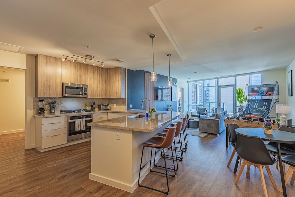ROVE LIVING/KL - 44 Monroe