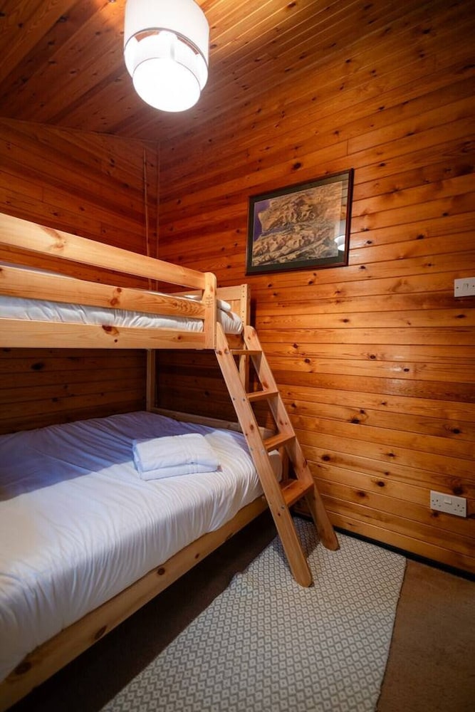 Cozy Log Cabin 346 - Rural Mid Wales