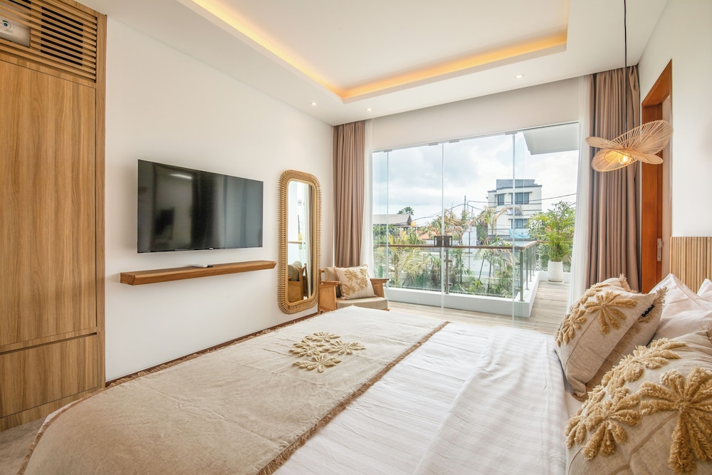 Coastal Comfort: Cozy 4BR Villa, 5 Min Walk to Finns Beach