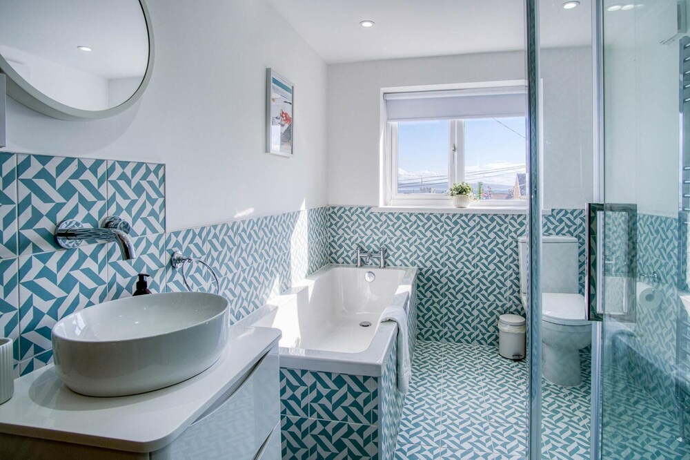Woodville Road - 2 Bedroom House - Mumbles