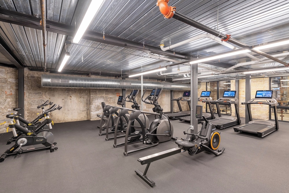 Brewery District Apartment Near Fiserv with Rooftop, Gym, and Parking