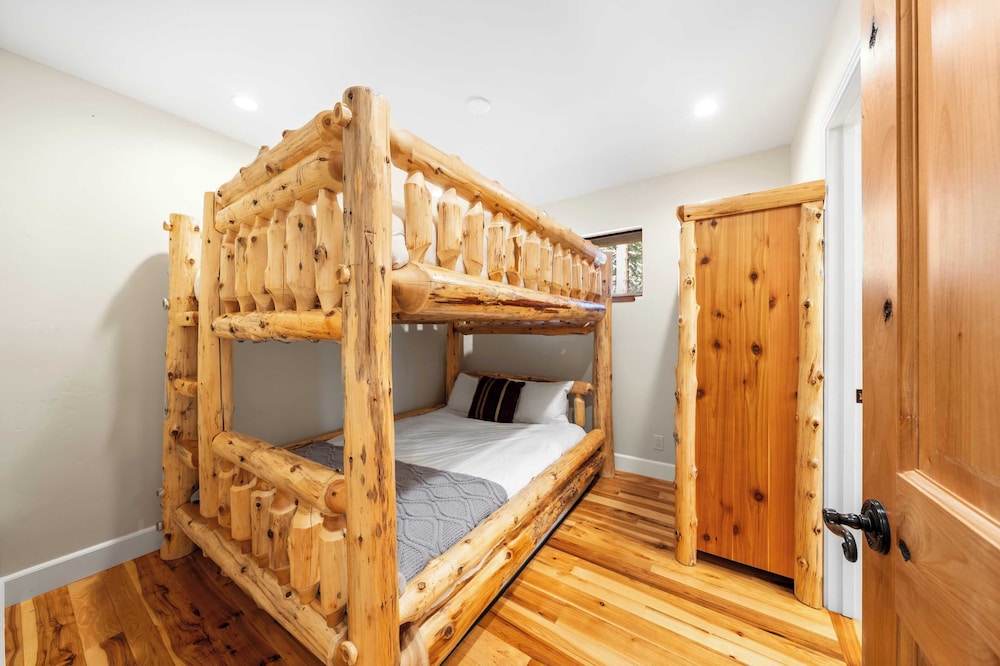 Secluded Incline Village Stay w/ Deck Near Diamond Peak & Lake Cloud 9 and 1/2 by Avantstay