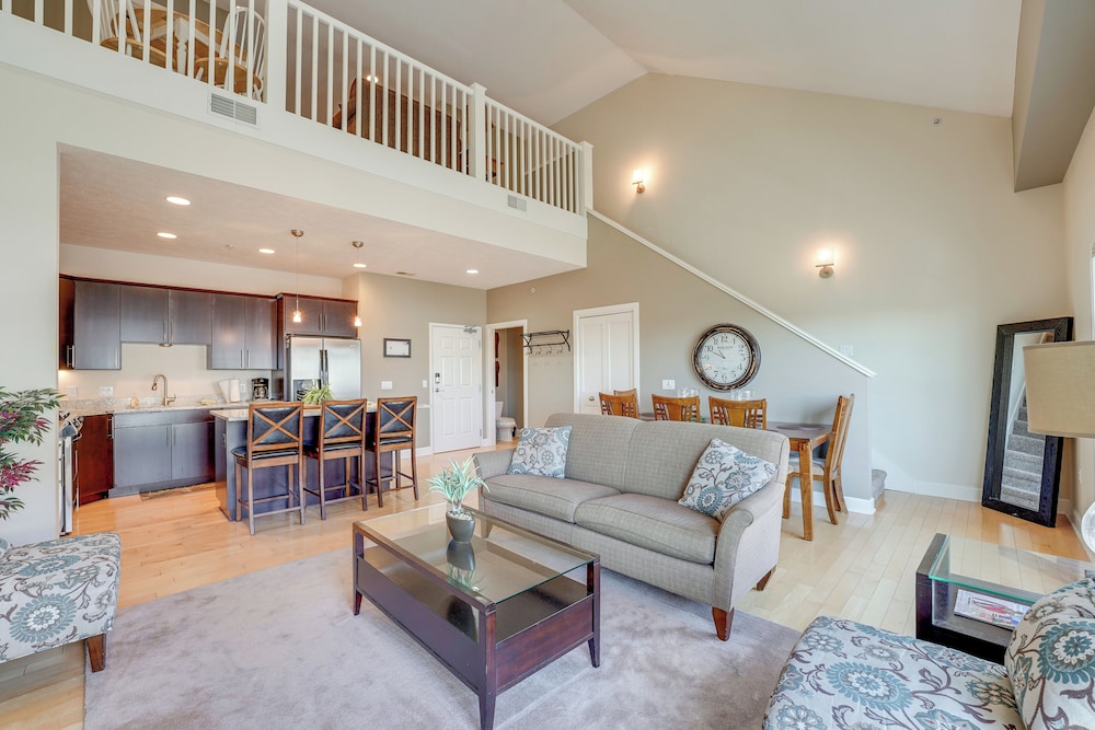 Marina, Pool & Balcony: Modern Spring Lake Condo