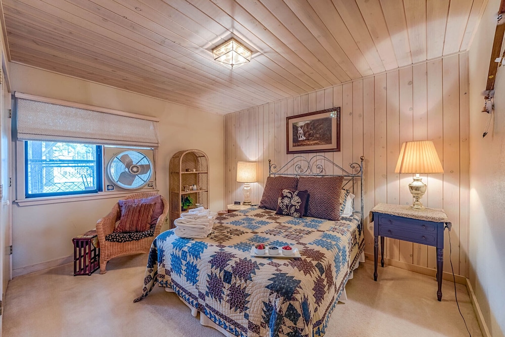 Alto Chalet by Ruidoso Vacation Rentals view 2