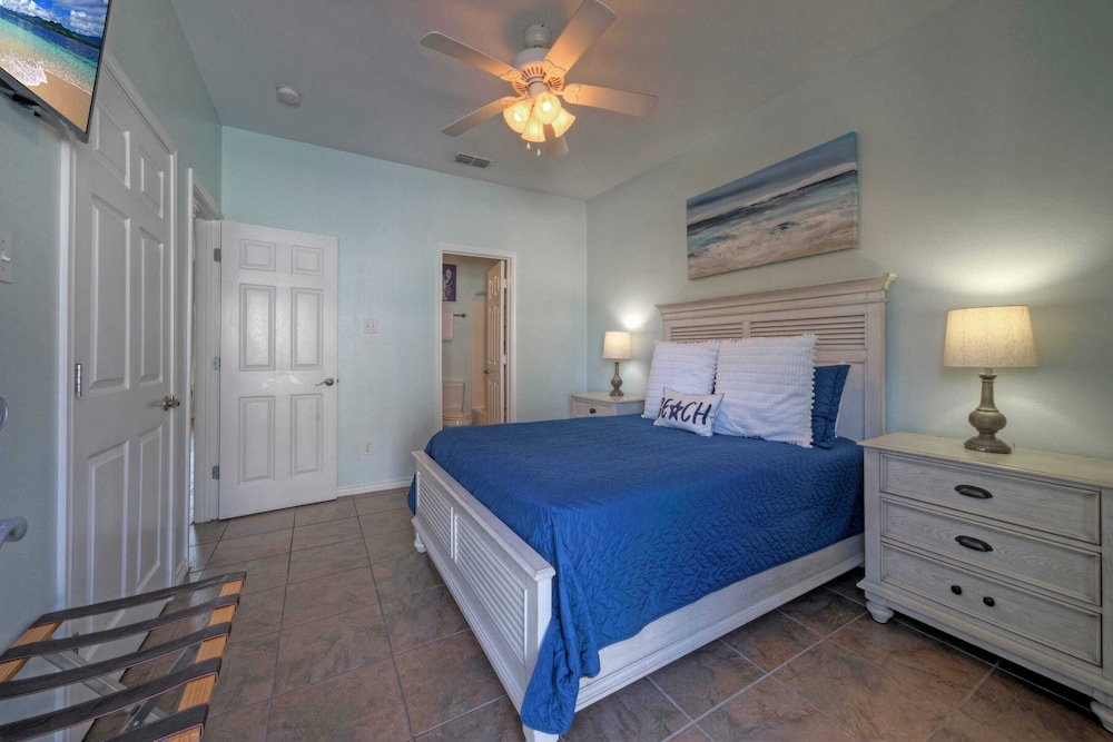 9 Costa Bahia Condos Sleeps 48 + Pool Minutes to the Beach