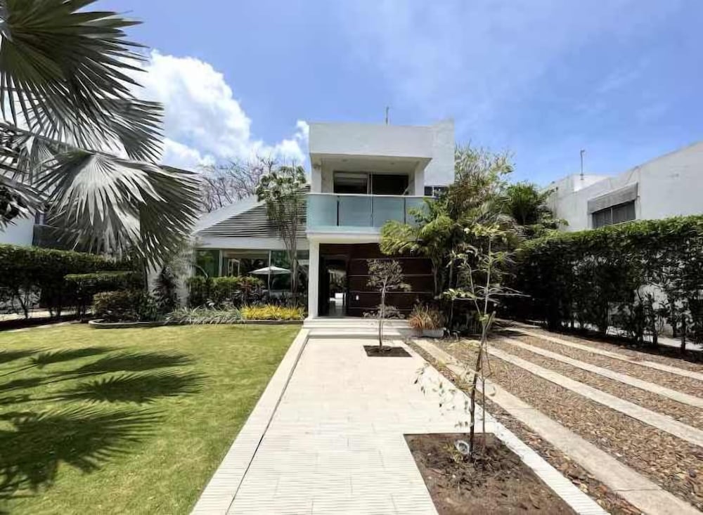 NOK Luxury 4BR Pool Villa in Manzanillo Cartagena