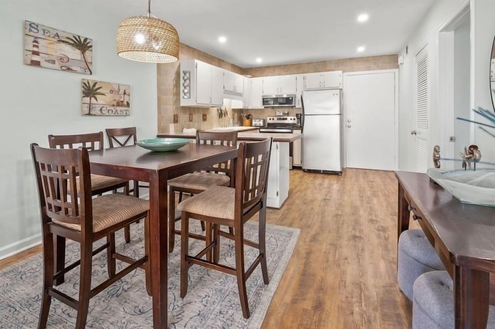 Sea Cloisters 102f 2 Bedroom Condo