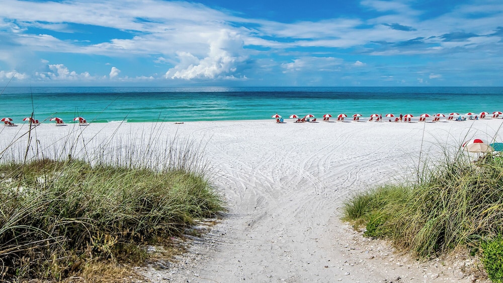 Beachside Retreat With Pools & Local Dining + Free Attraction Tickets!
