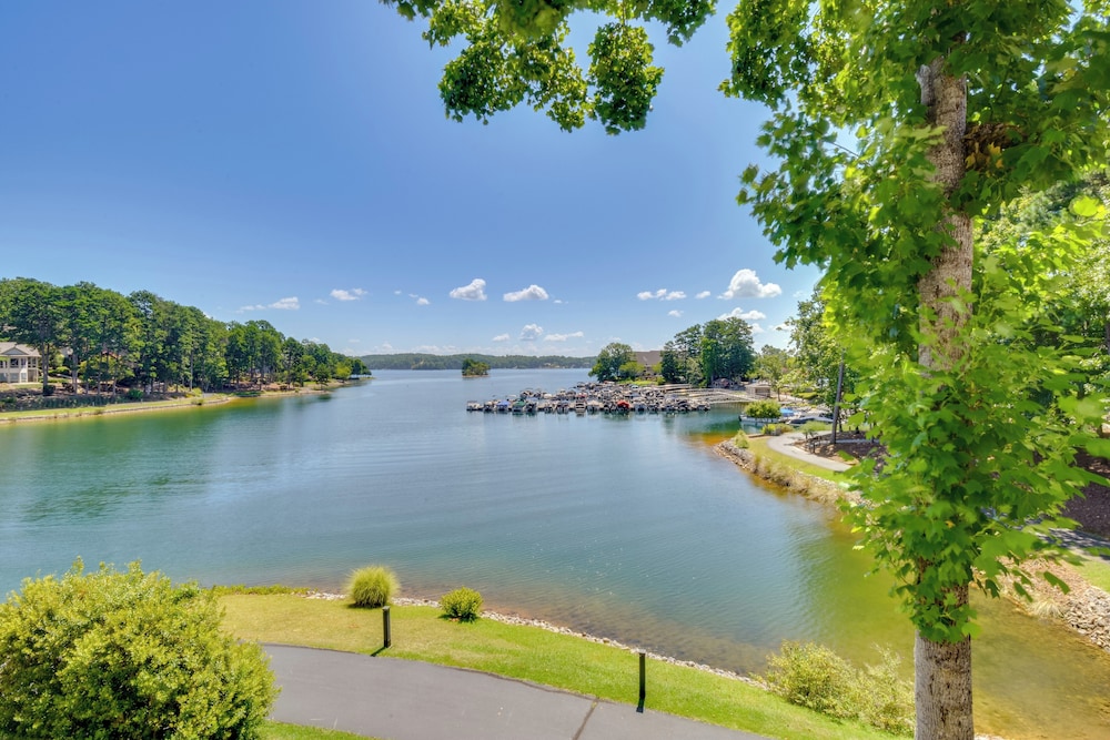 Clemson Game Retreat: Lakefront Keowee Key Condo