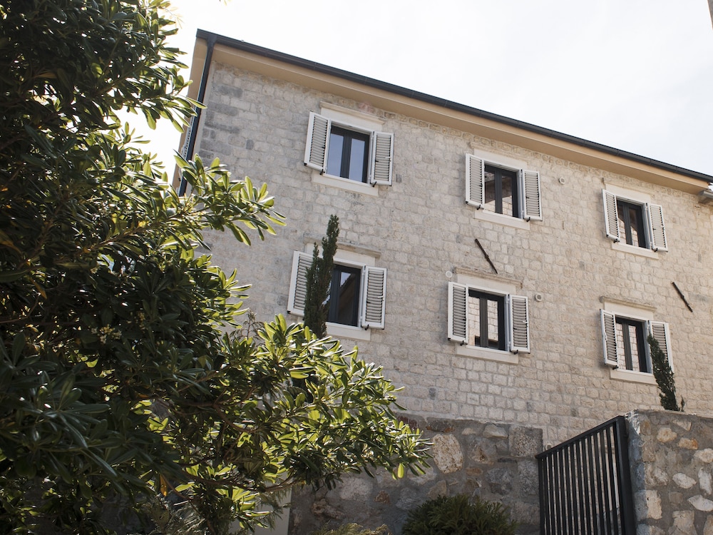 Galathea House