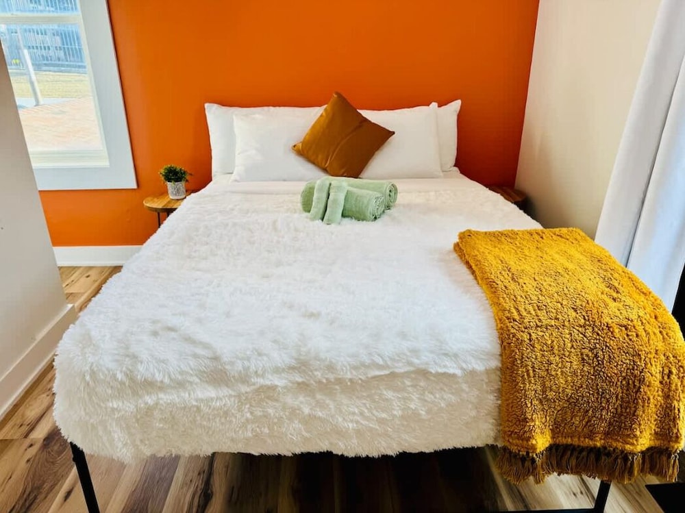 Jungle House Downtown Columbus – Modern Boutique Suites