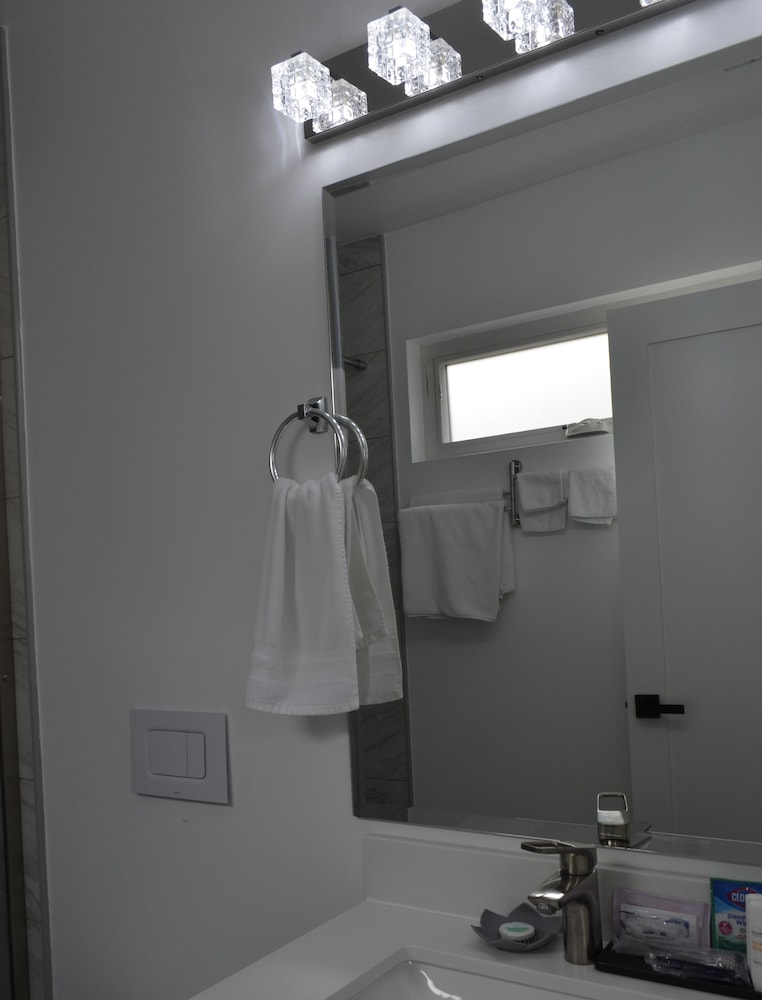 Dimond Abode Vacation Rental