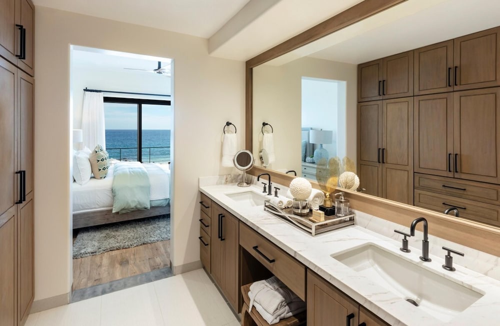 Oceanview Residence With World Class Amenities