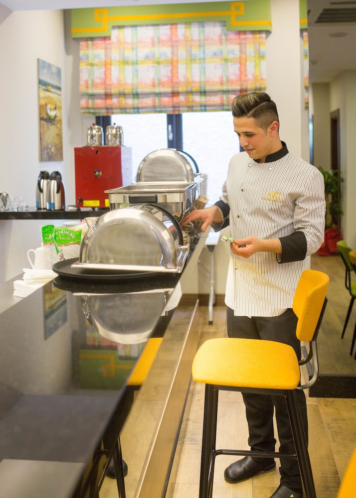 The White Orient Otel - Image 16