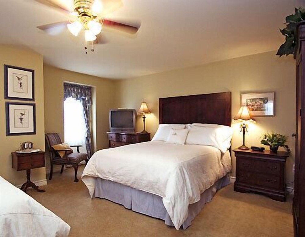 DesBarres Manor Inn