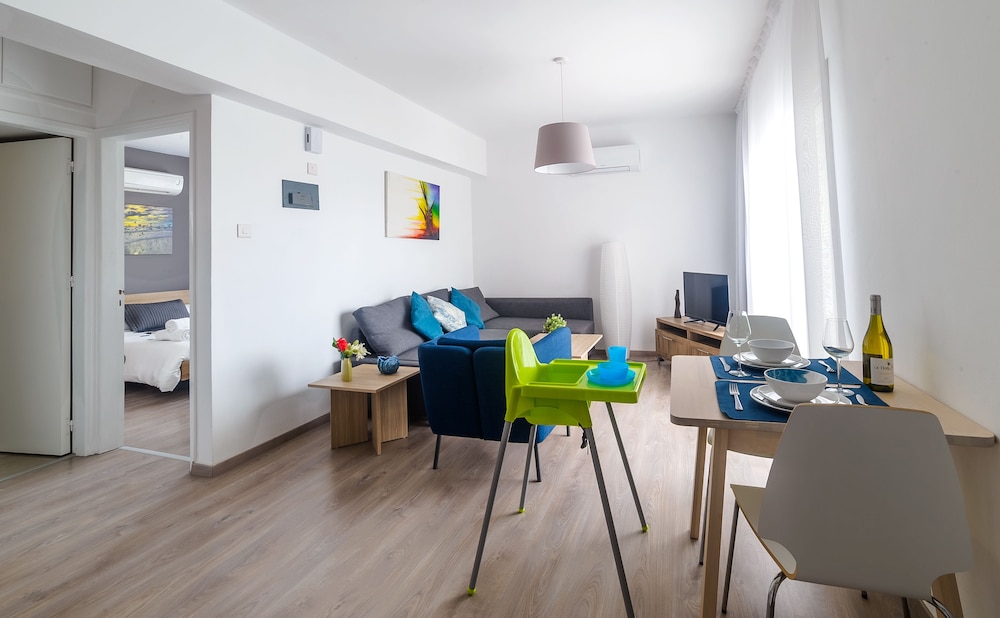Limassol Vacations - Pebble Beach Holiday Apartments - Property Image 2