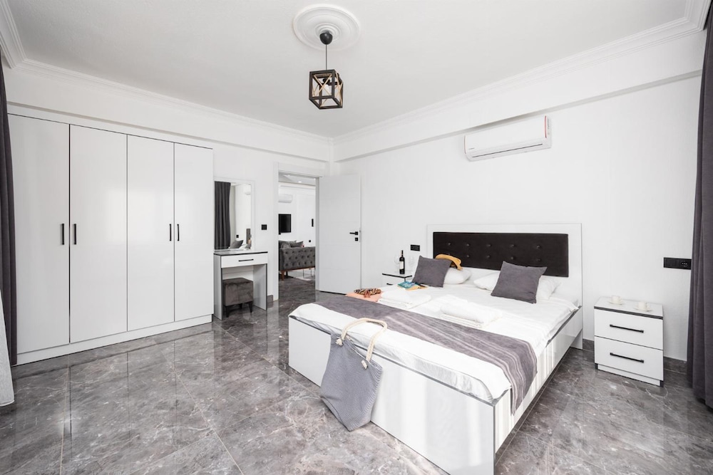 Villa Grand Yasar 1 With 4 Bedrooms and 4 Bathrooms