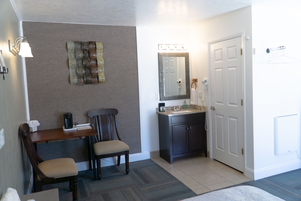 Bybee's Steppingstone Motel