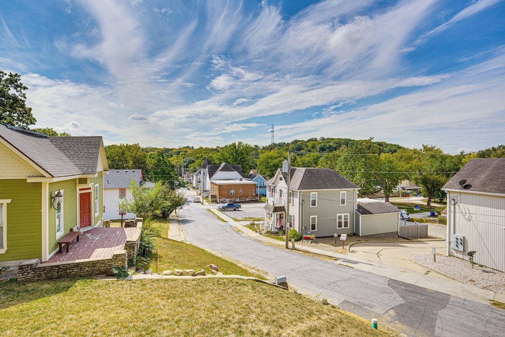 Walk Downtown: Historic Home in Excelsior Springs view 3