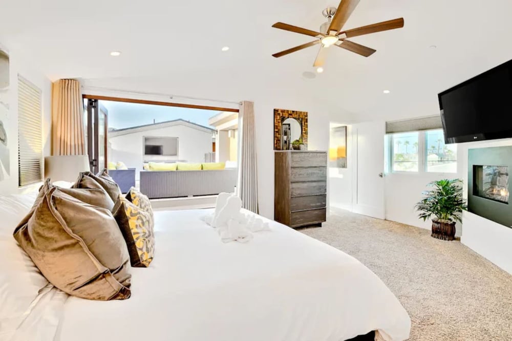 7 Br 2 Hot Tubs Rooftop Beach Block Ocean View