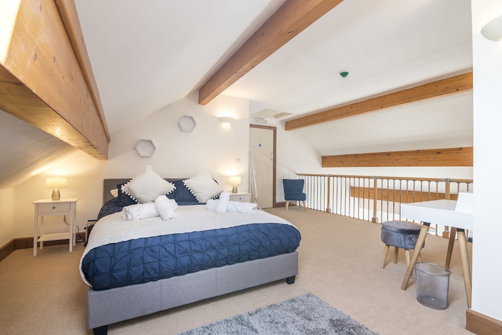 Marina View - 3 Bedroom - Milford Haven view 3