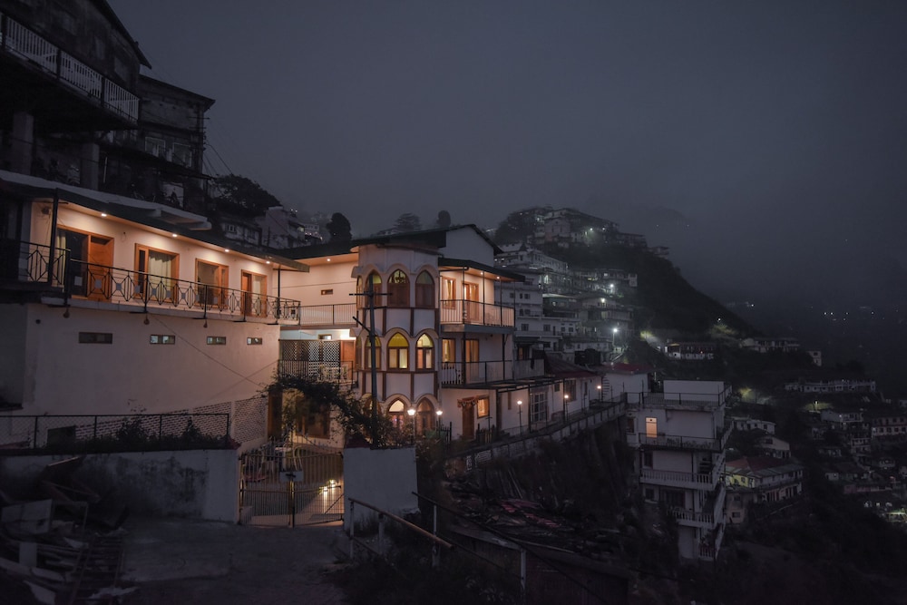 Mussoorie Estate by Dumnu Homes view 2