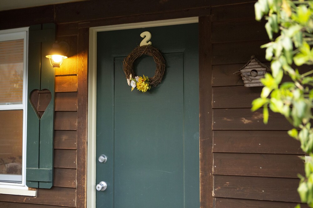 The Chimney Rock Inn & Cottages
