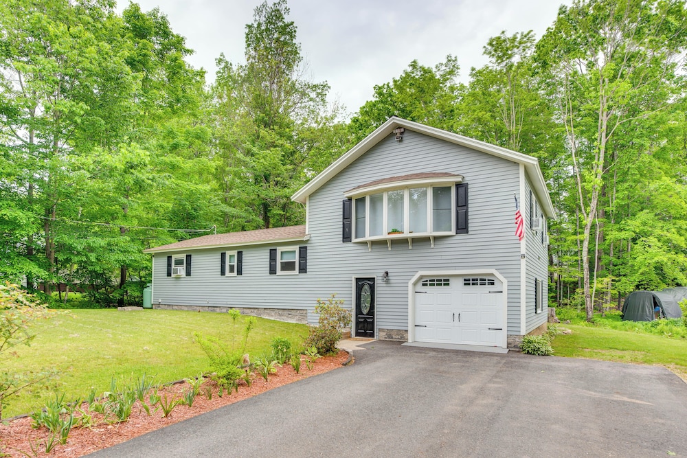 Quiet New Hampshire Getaway w/ Game Room!