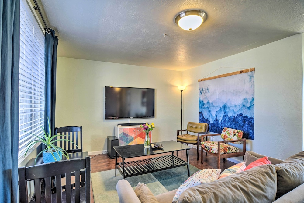 Vibrant ABQ Adobe Den: Mtn Views, Walk to Park! view 5
