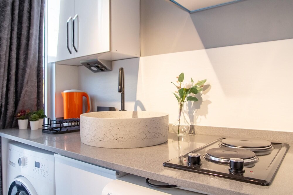 Invigorating Studio Flat Near Kordon in Alsancak