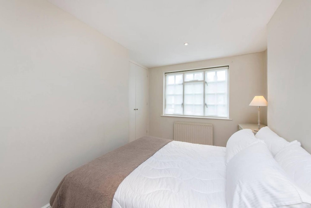 Delightful 2-bed Home Fulham