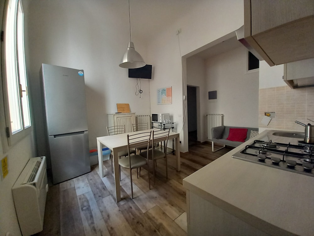 Cavour 46 Second in Firenze