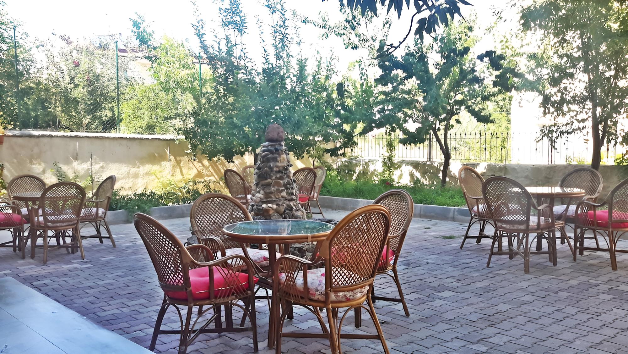 Dedeli Deluxe Hotel