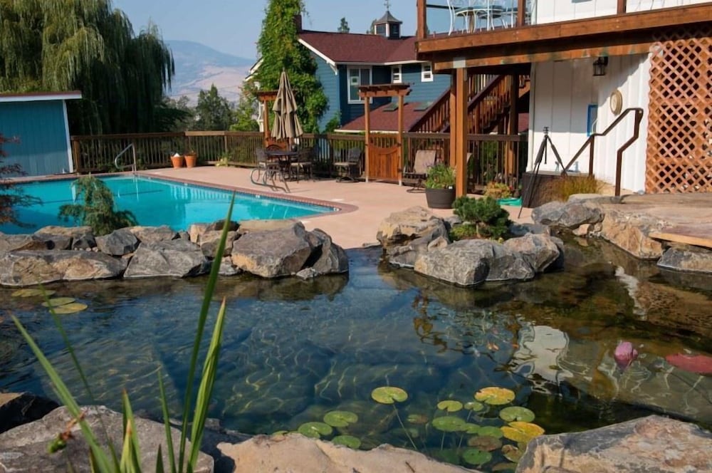 Ashland Vacations - Country Willows Inn and Estate - Property Image 22