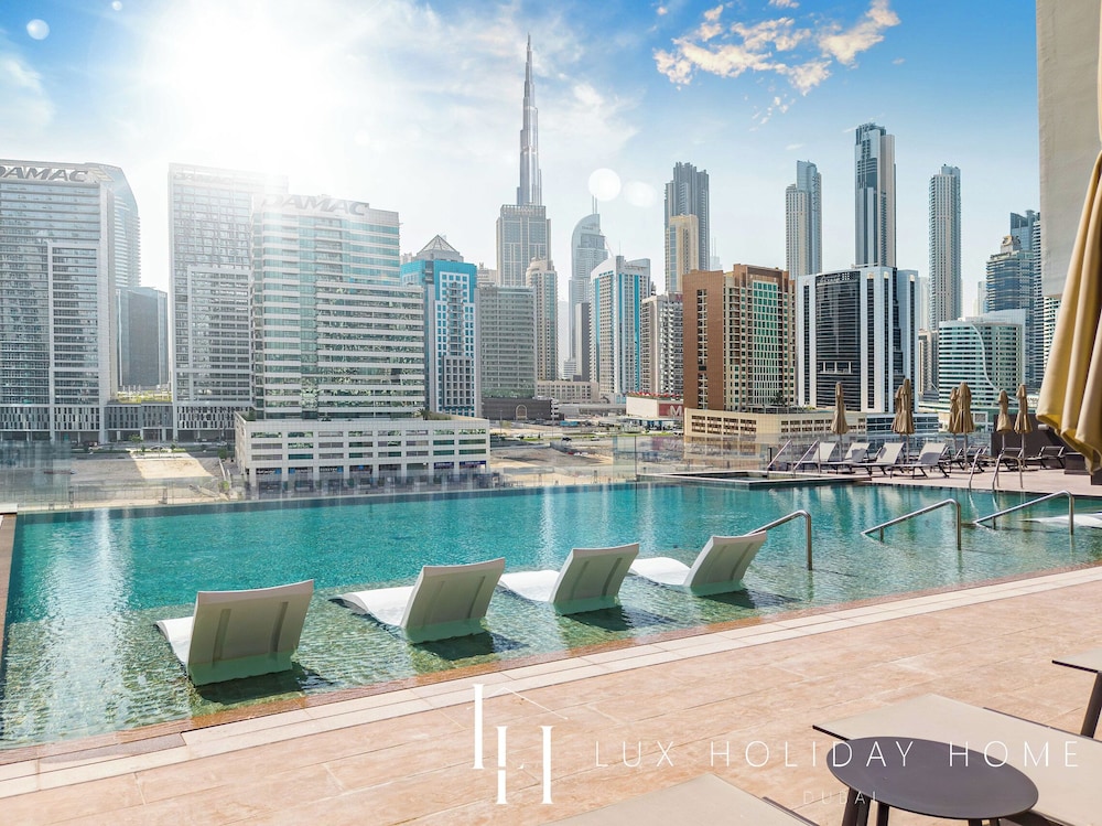 LUX 15 Northside Burj Khalifa View Suite