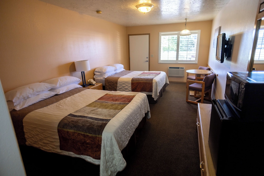 Blue Pine Motel
