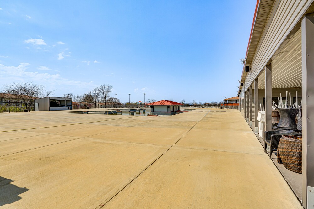 Lake Ozark Condo Rental w/ View & Pool Access! view 5