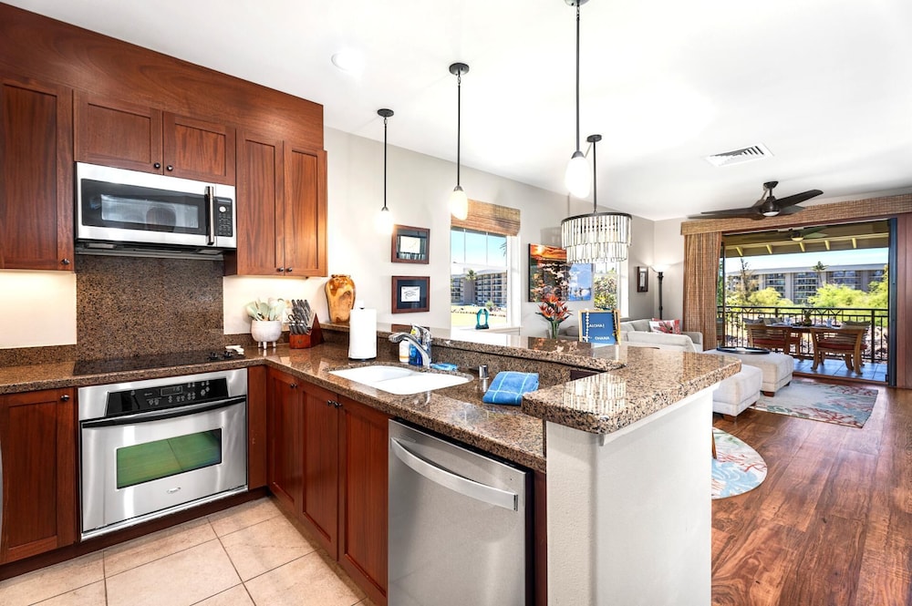 Halii Kai Oceanfront KBM Resorts 2 Units, 4 Bedrooms Ml-2567