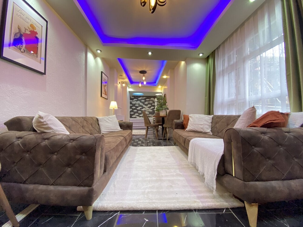 Refreshing Duplex Flat With Jacuzzi in Sisli