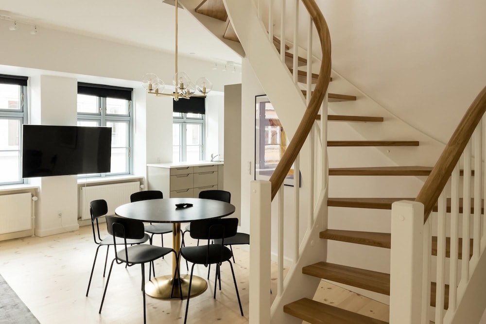 Luxury Apt Shopping Street Heart of CPH view 4