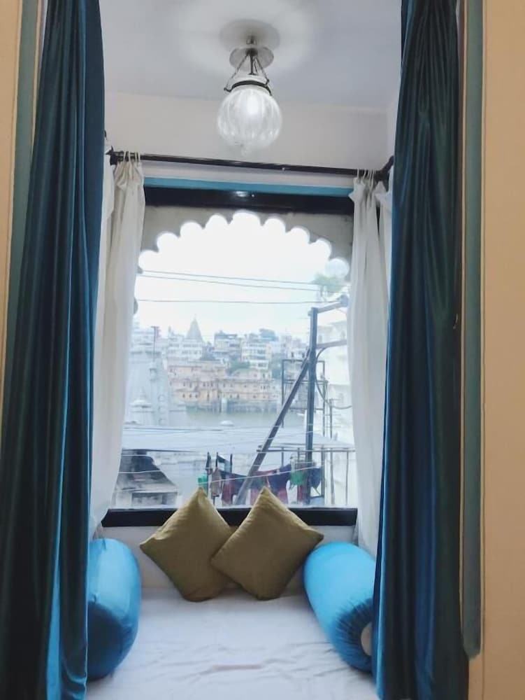 Hide-In Udaipur - Hostel