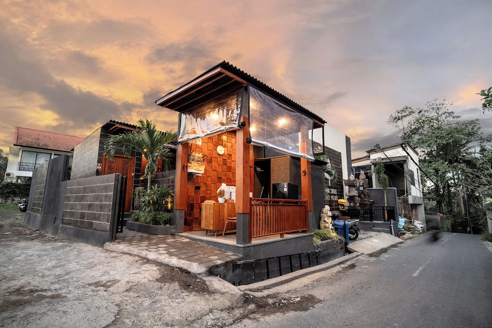 Uma Sari Private Villa